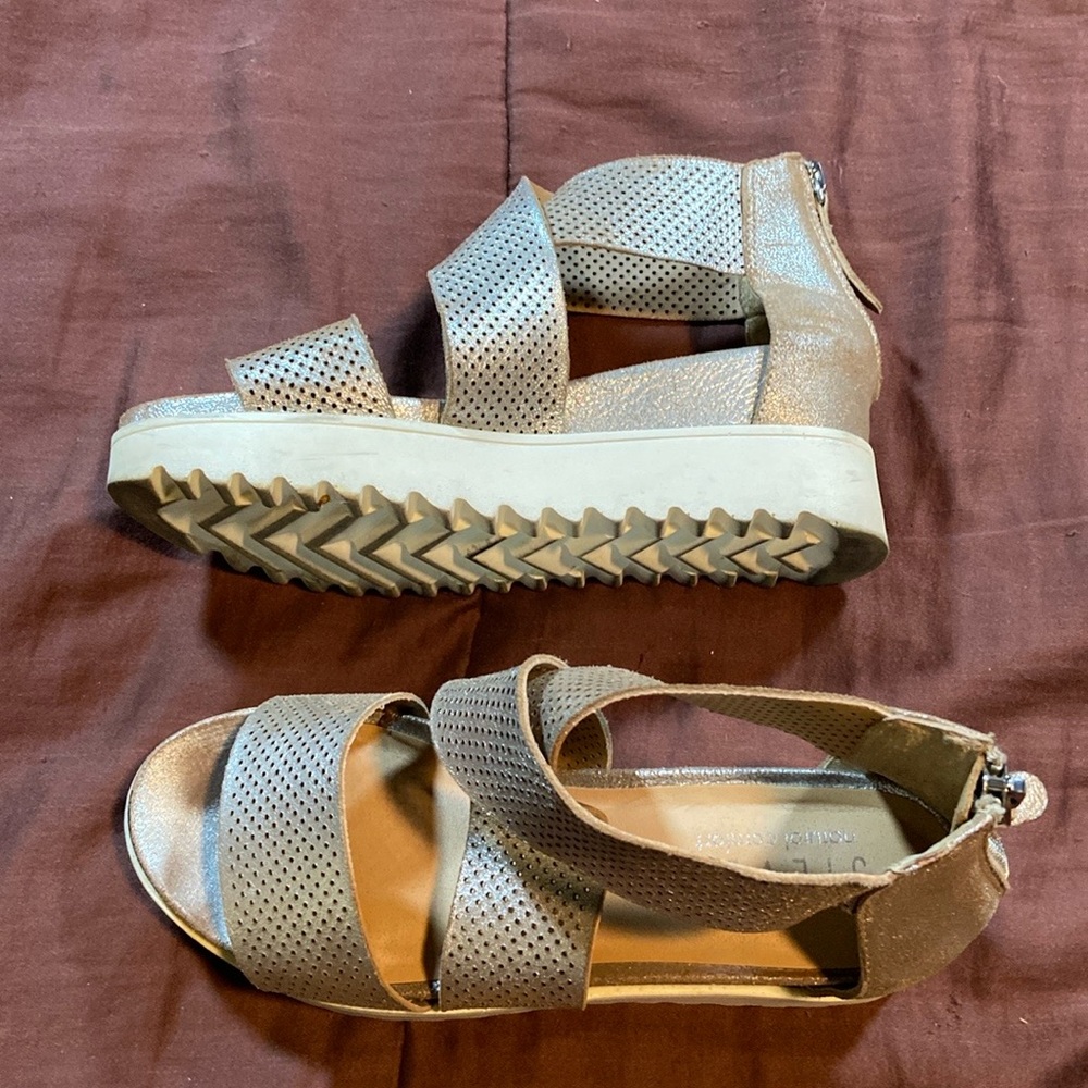 Wedged Sandals by Steven Brand.  GUC! - Picture 4 of 16